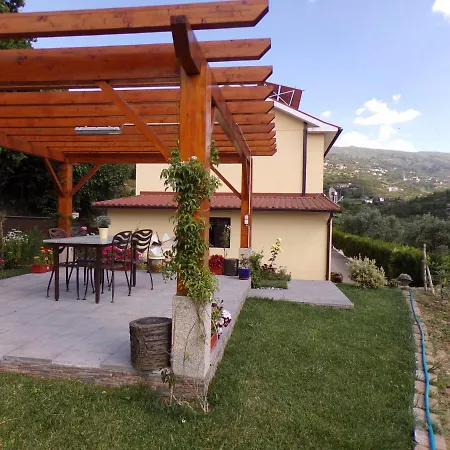 Semesterbostad Casa Do Passarinho Resende